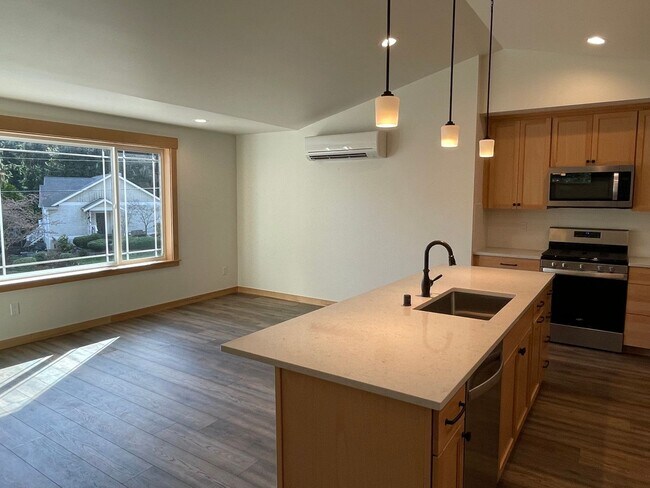 Foto del edificio - Lovely Pet Friendly Home at Honeymoon Lake!