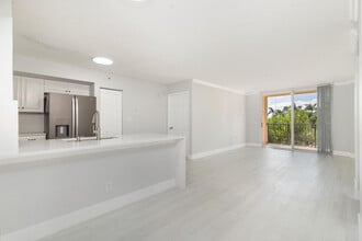 Building Photo - 1801 N Flagler Dr