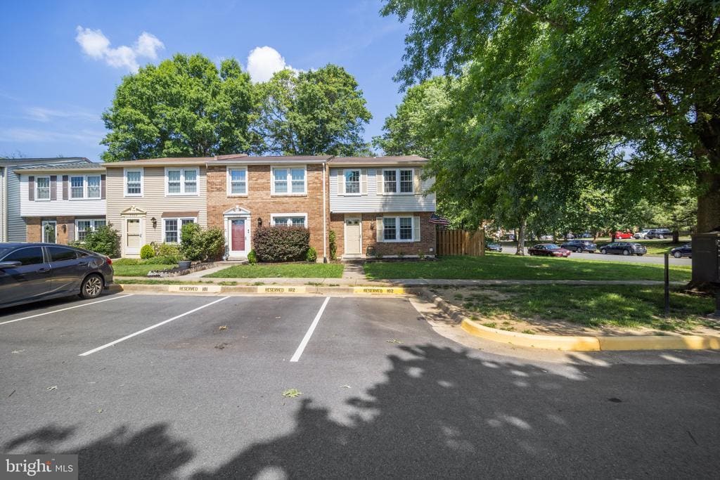 Primary Photo - 5300 Larochelle Ct