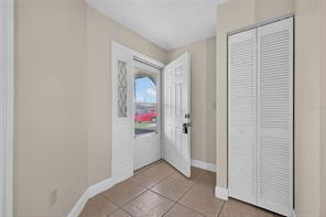 Building Photo - 660 Royalty Ct