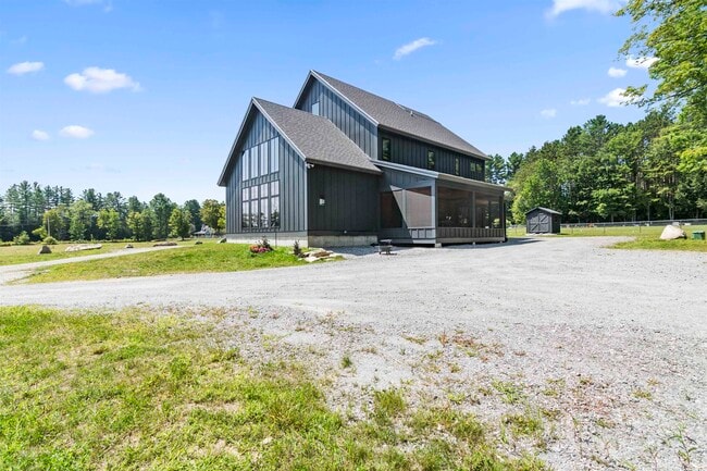Building Photo - 896 Melendy Hill Rd