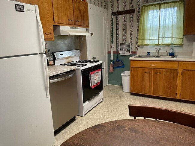 Foto del edificio - 609 E 12th St