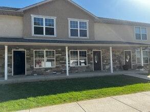 Building Photo - 170 Rail Rd
