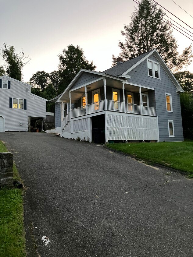 37 Knorr Ave, Seymour, CT 06483 House Rental in Seymour, CT