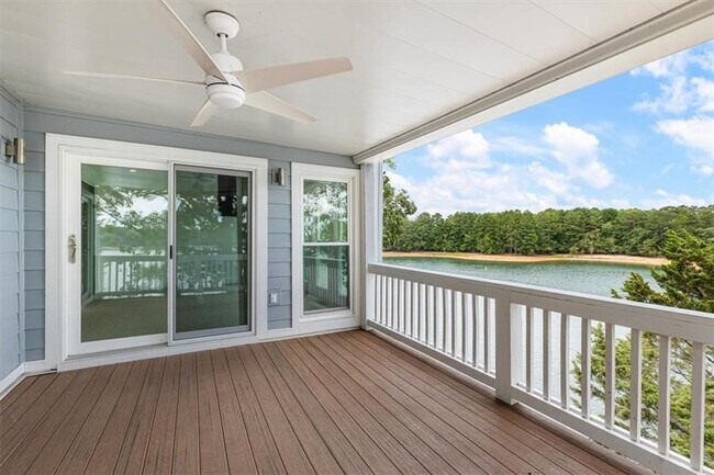 Building Photo - 2100 Habersham Marina Rd