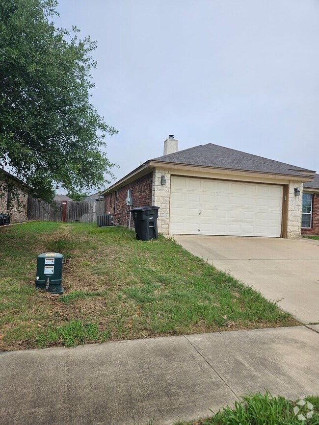Building Photo - 6501 Alvin Dr