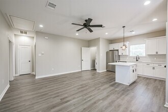 Building Photo - 4405 Mallow St