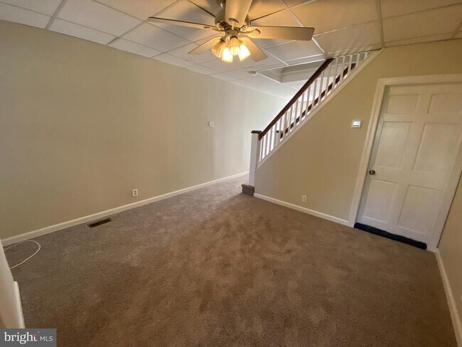 Foto del edificio - 238 E 6th Ave