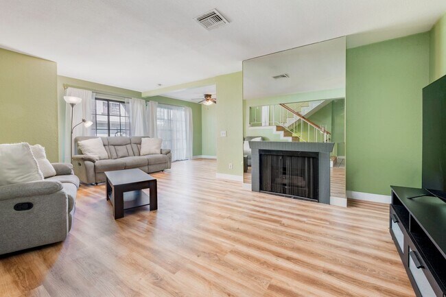 Foto del edificio - 9006 Stacie Ln