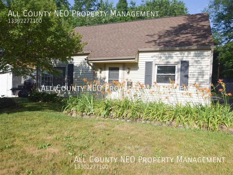 Primary Photo - 4 bedroom, 1 bath house Cuyahoga Falls Sch...
