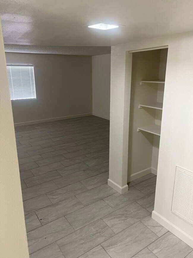 Foto del edificio - 2 Bedroom 2 Bath Craig & Nellis