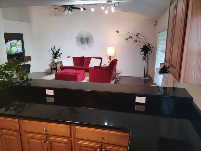 Foto del edificio - 378 Dover Pl