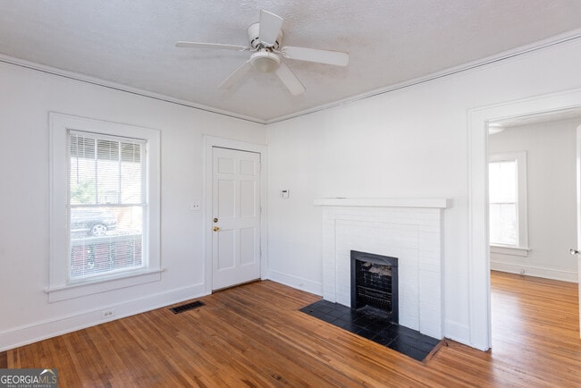 Building Photo - 1786 Center Ave