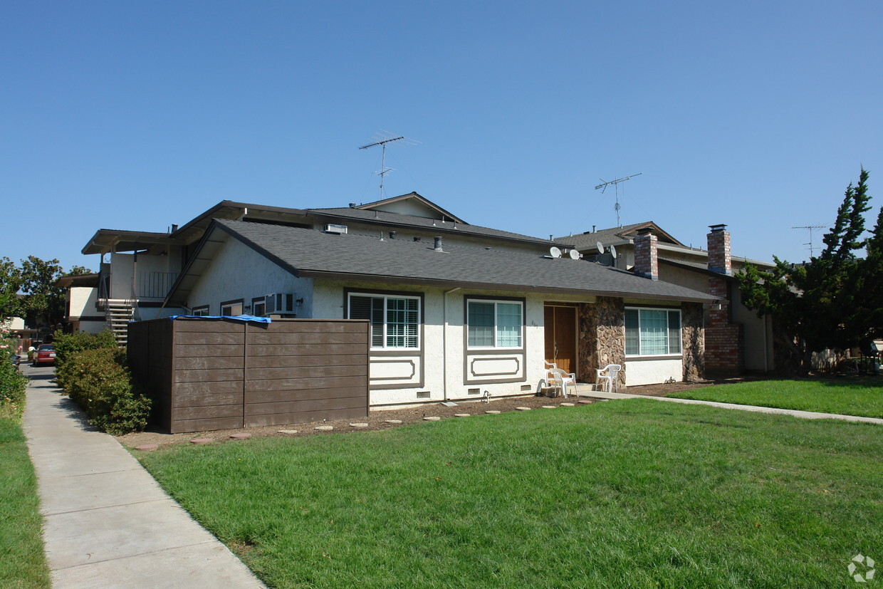 Foto del edificio - 869 Branham Ln