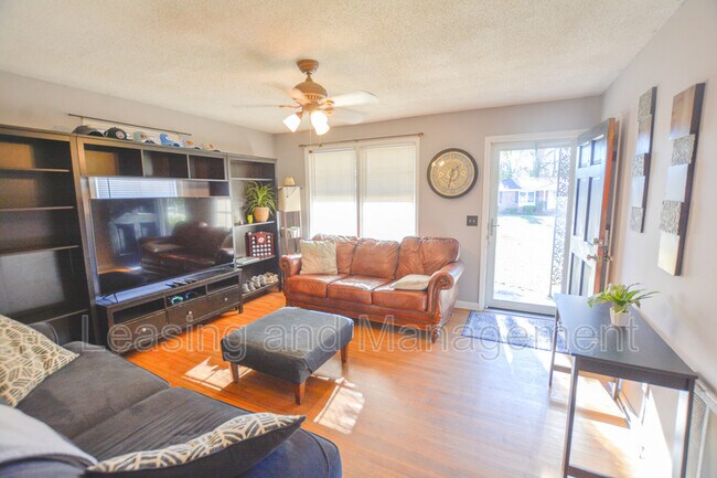 Foto del edificio - 3360 Brenda Drive