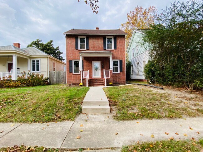 Foto del edificio - Beautifully Renovated 4bdrm/1.5bth House L...