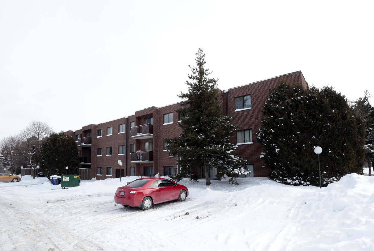 Building Photo - 144 Brybeck Cres