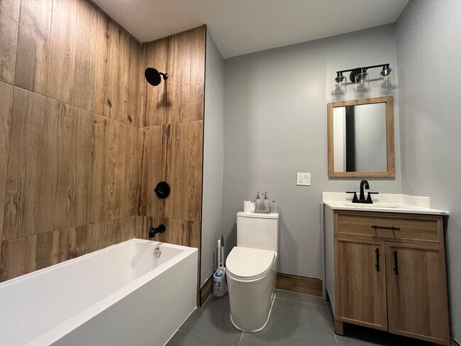 Foto del edificio - 74 Baldwin Ave