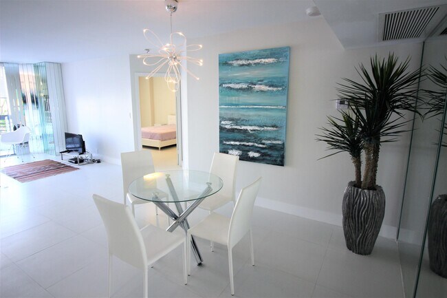 Foto del edificio - 3530 Mystic Pointe Dr
