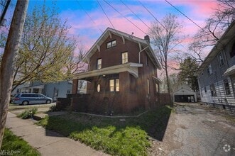 Building Photo - 256 E York St