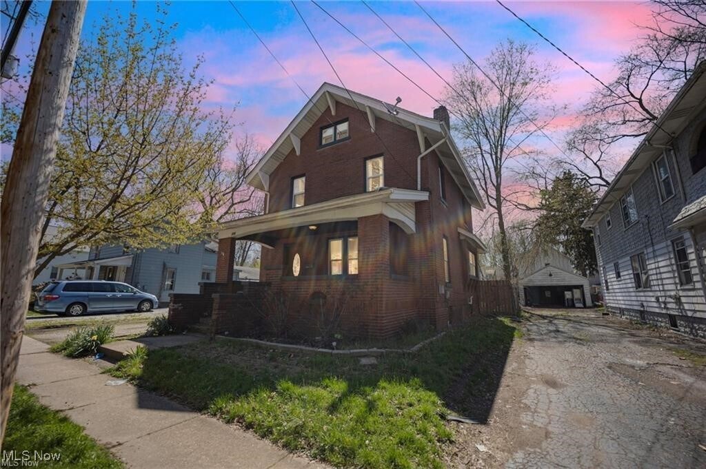 Foto principal - 256 E York St