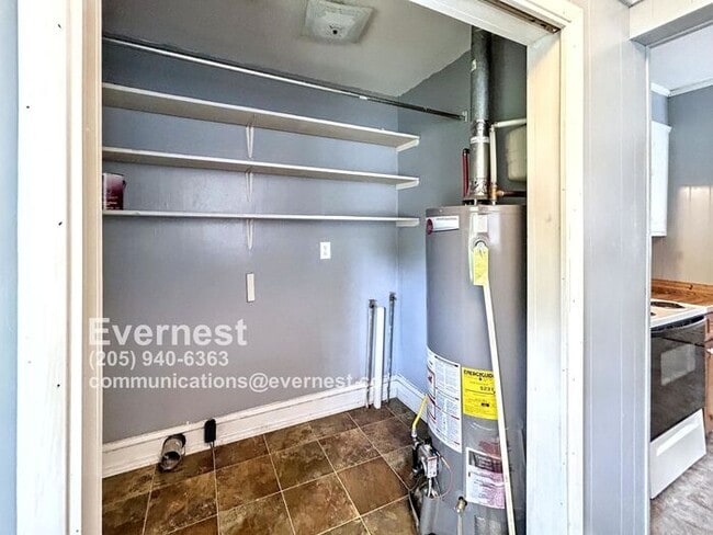 Building Photo - 2-Bedroom, 1-Bath Home in a Convenient Loc...