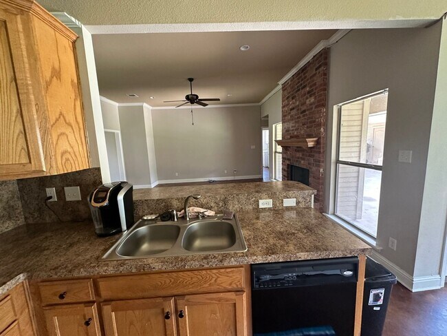 Building Photo - Three Bed Two Bath South Shreveport Home