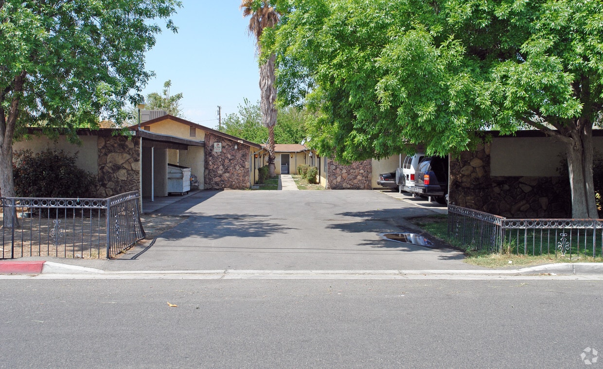 169 N Mayflower St, Hemet, CA 92544 Apartments in Hemet, CA
