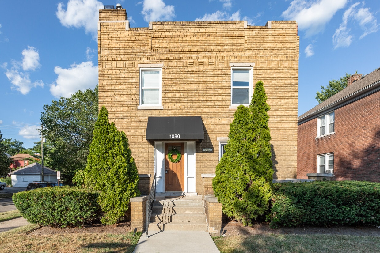 15004 Saint Paul St, Grosse Pointe Park, MI 48230 Townhome Rentals in