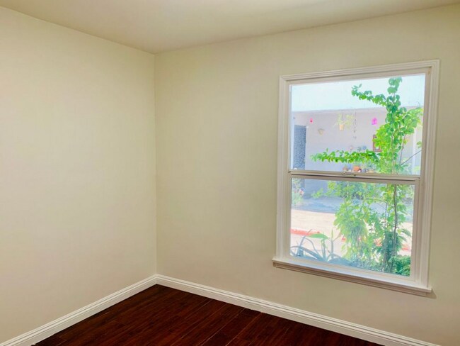Foto del edificio - 1410 S Sycamore St