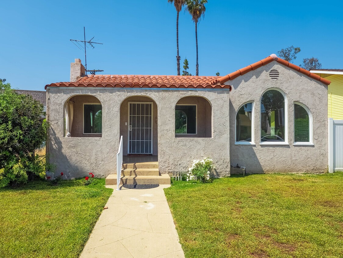 Primary Photo - 723 W Doran St