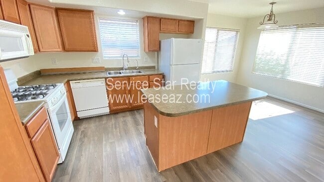 Photo - 7805 S 46th Dr House