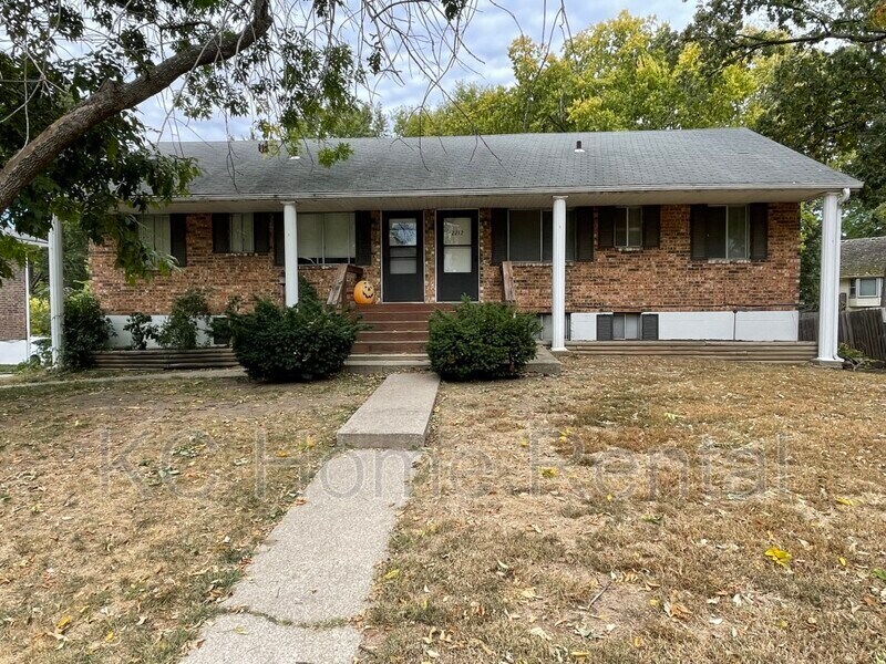 Primary Photo - 2214 NE 77th St