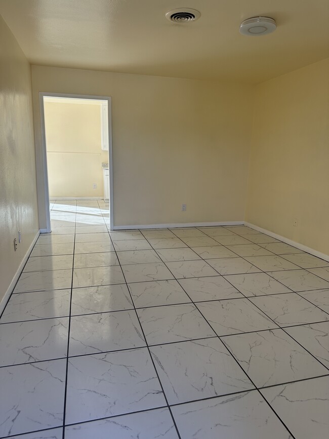 Foto del edificio - 4130 Melody Ln