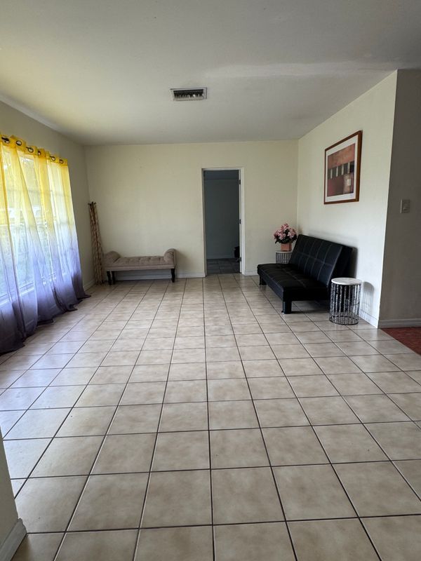Foto del edificio - 4717 Town N Country Blvd