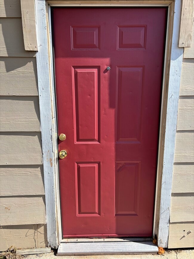 Building Photo - 629 W Nettie Ave