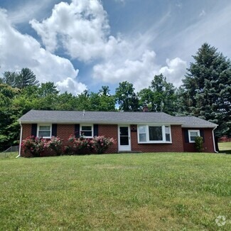 Building Photo - 955 McHenry Ave
