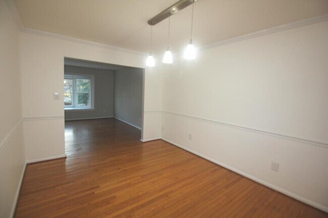 Foto del edificio - 9944 Murnane St