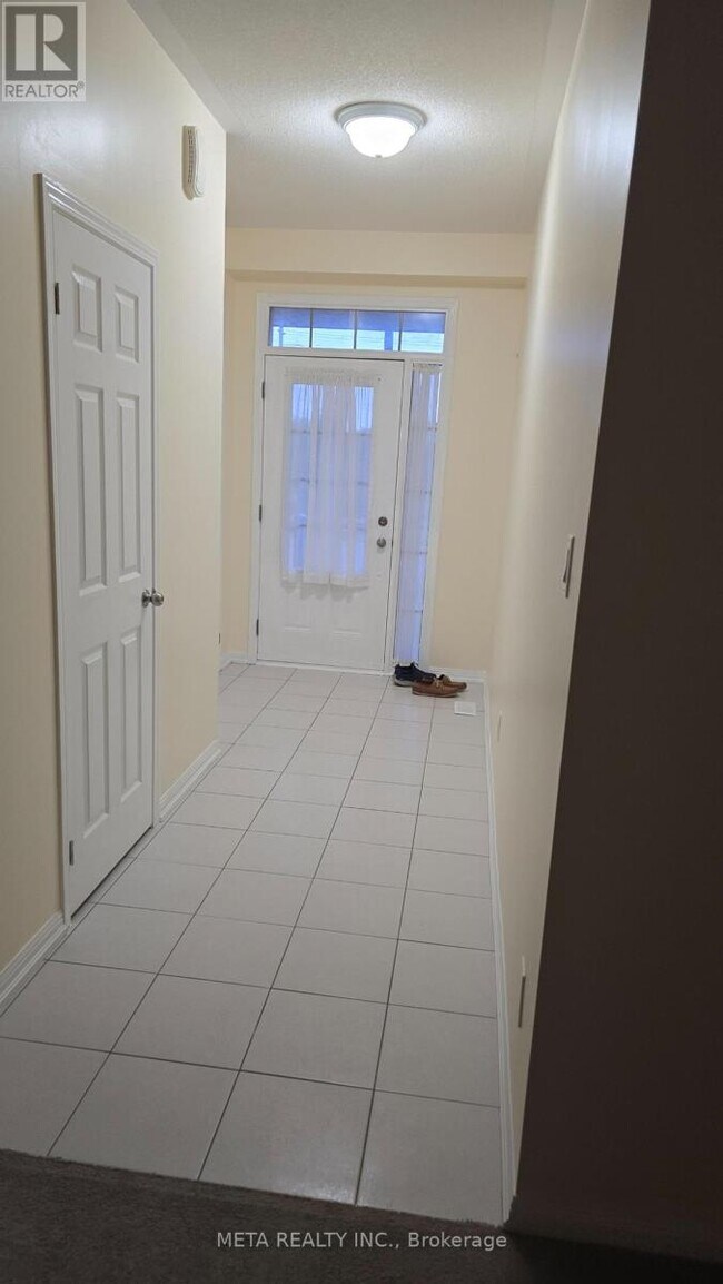 Building Photo - 162 HURST Dr