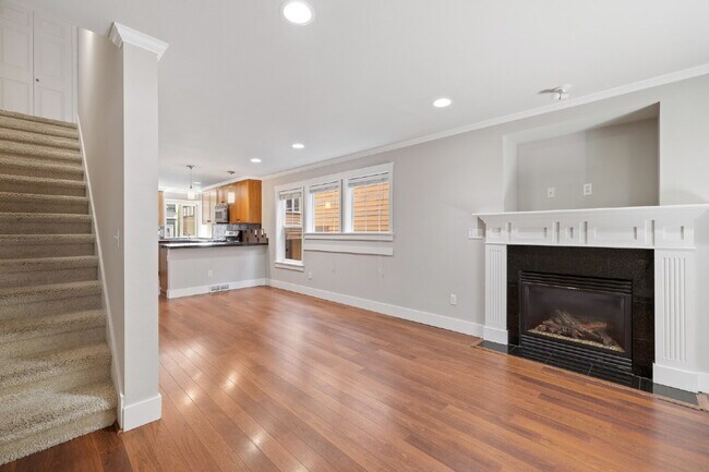 Foto del edificio - Stylish 3 bedroom townhome in Madison Valley!