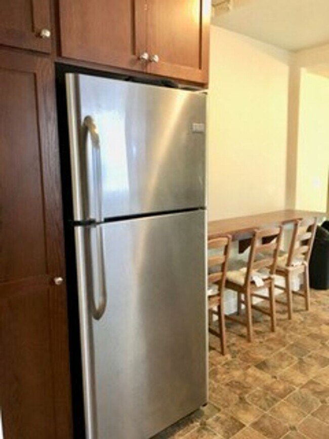 Foto del edificio - 3 Bedroom home Coming soon in Brentwood ne...