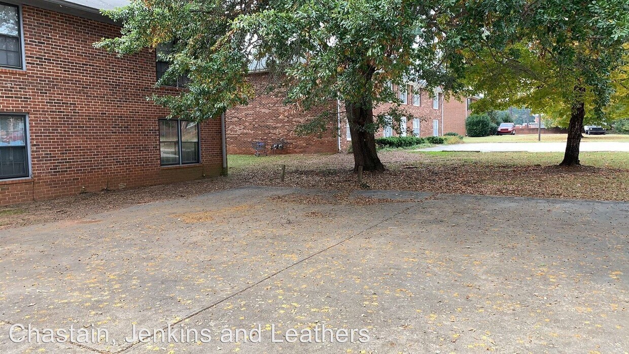 Building Photo - 130 Barrington Pl