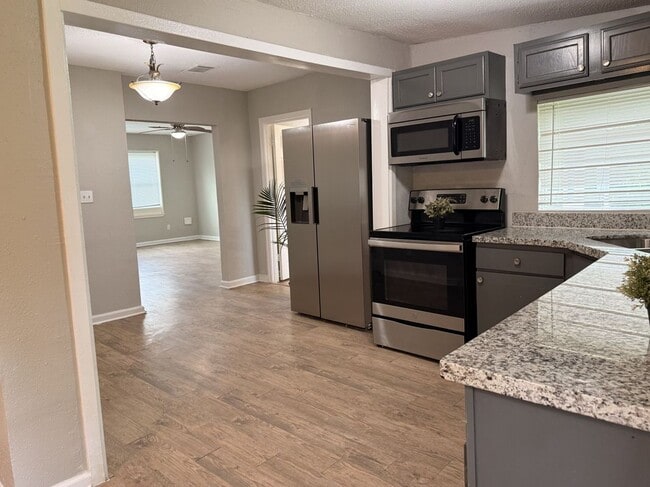 Building Photo - 5222 Northridge Dr