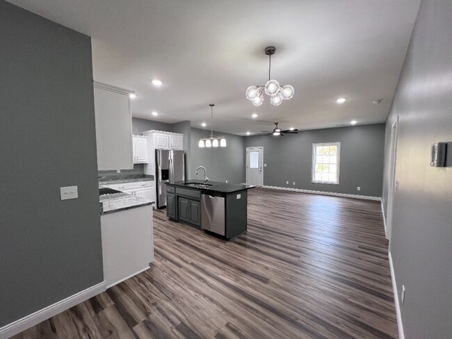 Foto del edificio - 104 Twin Oaks Dr