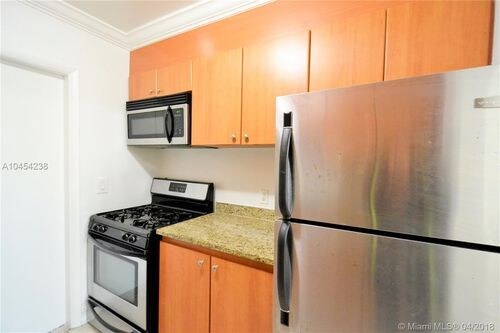 Foto del edificio - 7925 Hawthorne Ave