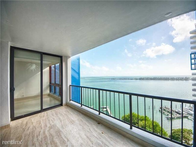 Building Photo - 1581 Brickell Ave