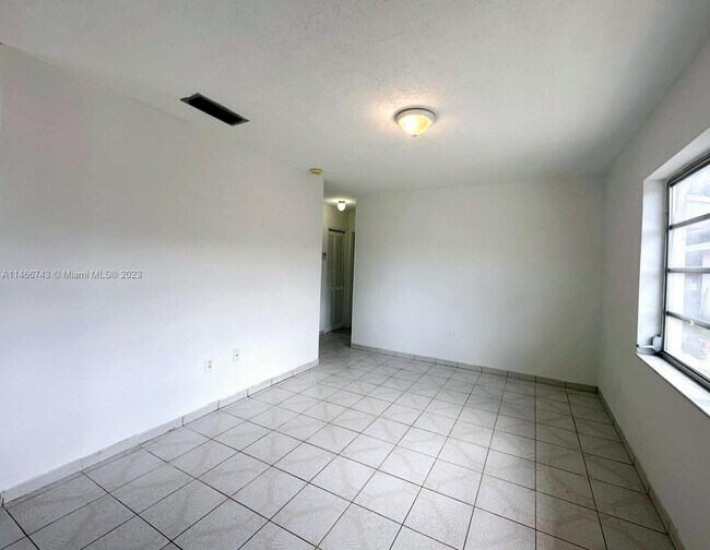 Foto del edificio - 3608 SW 25th St