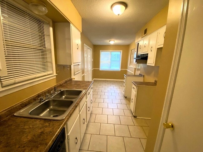 Building Photo - 3651 Prince Andrew Cove