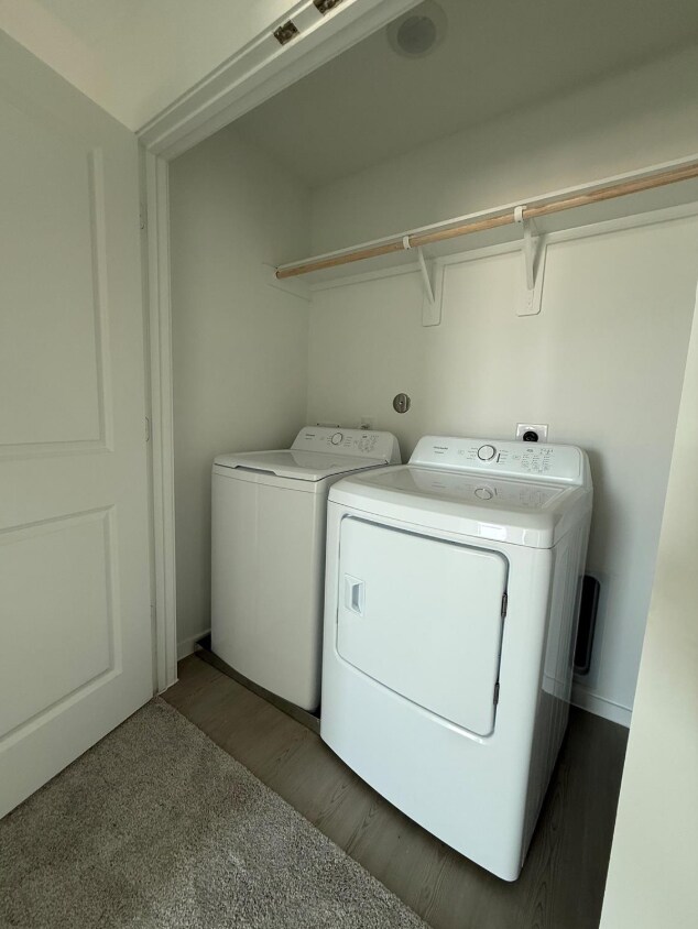 Building Photo - 3061 Fantasy Ter Dr