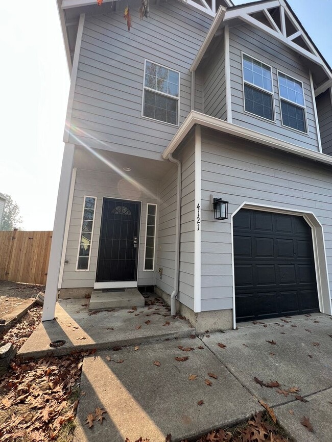 Foto del edificio - 3-bedroom 2 1/2 bath duplex in Springfield